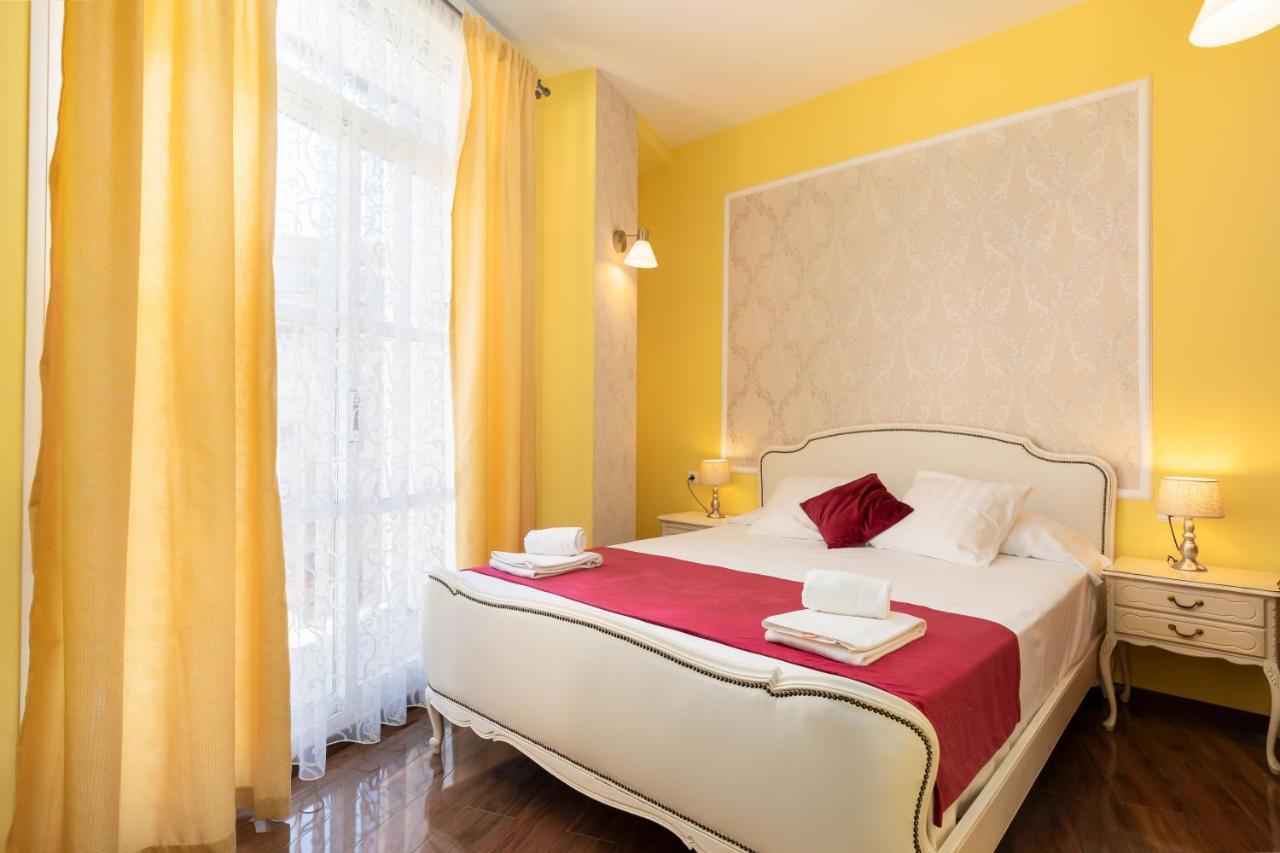 Adarve Flats Apartment *